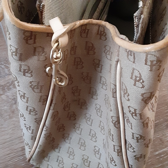 Dooney & Bourke 2 PC purse set - Picture 4 of 5